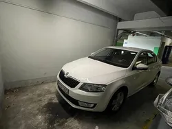 Culoarealb Utilizat 2015 Skoda Octavia Active Hatchback | 9.500 EUR (Scump)