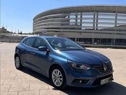 Culoarealbastru Utilizat 2016 Renault Mégane III Hatchback | 9.900 EUR (Scump)