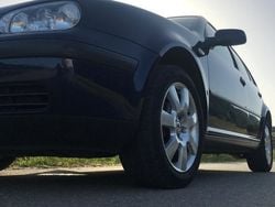 Albastru Utilizat 2003 VW Golf IV Hatchback | 1.800 EUR (Preț OK)