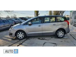 Gri Utilizat 2015 Peugeot 5008 Monovolum | 6.999 EUR (Preț OK)