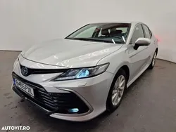 Argint Utilizat 2022 Toyota Camry Berlinǎ | 30.345 EUR (Preț bun)
