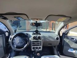 Utilizat 2004 Ford Fusion Hatchback | 1.500 EUR (Super Preț)