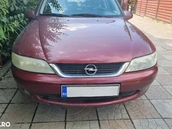 Rosu Utilizat 2001 Opel Vectra Comfort Berlinǎ | 1.099 EUR (Preț OK)