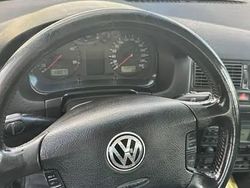 Verde Utilizat 2003 VW Golf IV Break | 2.400 EUR (Puțin scump)