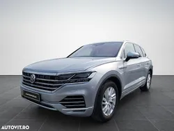 Gri mediu normal Utilizat 2018 VW Touareg Elegance SUV | 32.750 EUR (Preț bun)
