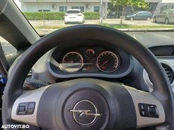 Culoarealbastru Utilizat 2007 Opel Corsa Enjoy Coupe | 1.200 EUR (Preț bun)