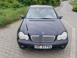 Utilizat 2000 Mercedes 200 Berlinǎ | 1.800 EUR