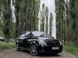 Culoarenegru Utilizat 2006 Toyota Corolla Verso Monovolum | 1.950 EUR