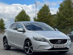 Culoareargint Utilizat 2015 Volvo V40 Momentum Break | 6.999 EUR (Preț bun)