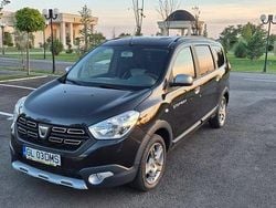 Culoarenegru Utilizat 2021 Dacia Lodgy Stepway Monovolum | 13.500 EUR (Scump)