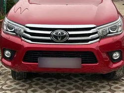 Rosu Utilizat 2019 Toyota HiLux Pickup | 30.000 EUR (Puțin scump)