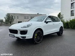 Culoarealb Utilizat 2017 Porsche Cayenne S E-Hybrid SUV | 26.495 EUR