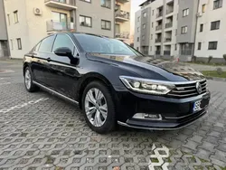 Negru Utilizat 2015 VW Passat Highline Berlinǎ | 13.950 EUR (Preț bun)