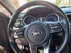 Culoarenegru Utilizat 2019 Kia Ceed Sportswagon Platinum Edition Break | 12.900 EUR (Puțin scump)