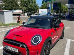 Culoarerosu Utilizat 2021 Mini Cooper Coupé Coupe | 17.800 EUR