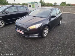 Negru Utilizat 2015 Ford Focus Active Hatchback | 5.900 EUR (Preț bun)