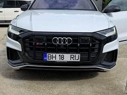 Culoarealb Utilizat 2020 Audi SQ8 Design SUV | 64.000 EUR (Super Preț)