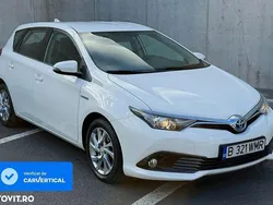 Culoarealb Utilizat 2016 Toyota Auris Hybrid Luna Hatchback | 11.900 EUR (Puțin scump)