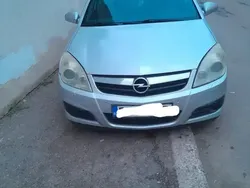 Utilizat 2006 Opel Vectra Hatchback | 1.900 EUR