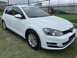 Alb Utilizat 2013 VW Golf VII Hatchback | 8.100 EUR (Scump)