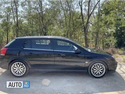 Negru Utilizat 2005 Opel Signum Break | 2.500 EUR