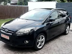 Negru Utilizat 2013 Ford Focus Champions Edition Break | 4.000 EUR (Super Preț)