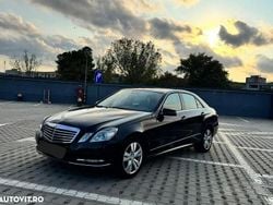 Culoarenegru Utilizat 2012 Mercedes E220 Berlinǎ | 11.999 EUR (Preț bun)