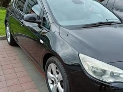 Negru Utilizat 2010 Opel Astra Hatchback | 3.750 EUR (Preț OK)