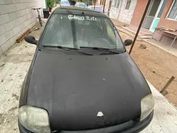 Utilizat 2004 Renault Clio II Berlinǎ | 2.000 EUR