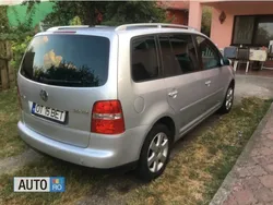 Argintiu Utilizat 2005 VW Touran Monovolum | 4.200 EUR (Scump)