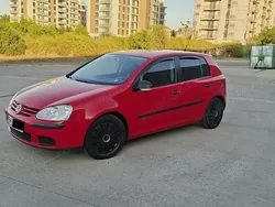 Rosu Utilizat 2007 VW Golf V Hatchback | 5.500 EUR (Scump)