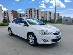 Alb Utilizat 2012 Opel Astra Hatchback | 4.790 EUR (Preț OK)