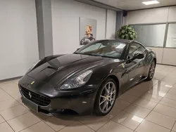 Negru Utilizat 2010 Ferrari California | 125.000 EUR