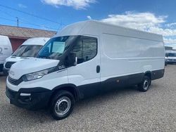 Alb Utilizat 2017 Iveco Daily Berlinǎ | 12.300 EUR (Super Preț)