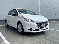 Alb Utilizat 2014 Peugeot 208 Access Hatchback | 4.500 EUR (Preț bun)