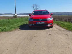 Roșu Utilizat 2013 VW Passat Berlinǎ | 7.700 EUR (Preț OK)