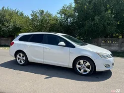 Alb Utilizat 2011 Opel Astra Break | 2.650 EUR (Preț OK)