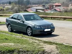 Utilizat 2005 Mercedes 220 Berlinǎ | 2.500 EUR