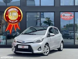 Argint Utilizat 2013 Toyota Yaris Hybrid Berlinǎ | 7.990 EUR