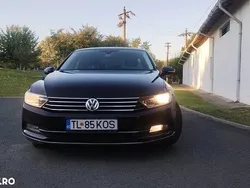 Culoarenegru Utilizat 2016 VW Passat Comfortline Berlinǎ | 9.500 EUR (Puțin scump)