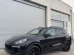 Culoarenegru Utilizat 2016 Porsche Cayenne SUV | 25.500 EUR (Super Preț)