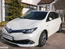 Alb Utilizat 2019 Toyota Auris Hybrid Sol | 17.850 EUR (Preț OK)