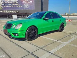 Verde Utilizat 2008 Mercedes E200 Berlinǎ | 3.800 EUR