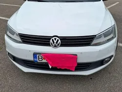 Alb Utilizat 2014 VW Jetta Berlinǎ | 7.800 EUR (Preț OK)