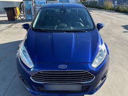 Culoarealbastru Utilizat 2015 Ford Fiesta Titanium Hatchback | 6.500 EUR (Scump)