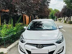 Alb Utilizat 2013 Hyundai i30 Premium Hatchback | 6.450 EUR (Preț OK)