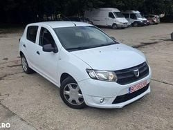 Culoarealb Utilizat 2014 Dacia Sandero Lauréate Hatchback | 3.650 EUR (Preț OK)