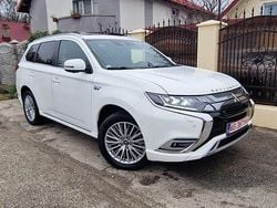 Culoarealb Utilizat 2018 Mitsubishi Outlander P-HEV Diamant Edition SUV | 18.990 EUR (Preț OK)