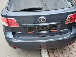 Utilizat 2010 Toyota Avensis Berlinǎ | 3.800 EUR (Preț bun)