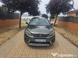 Gri Utilizat 2017 Peugeot 5008 Monovolum | 12.000 EUR (Puțin scump)